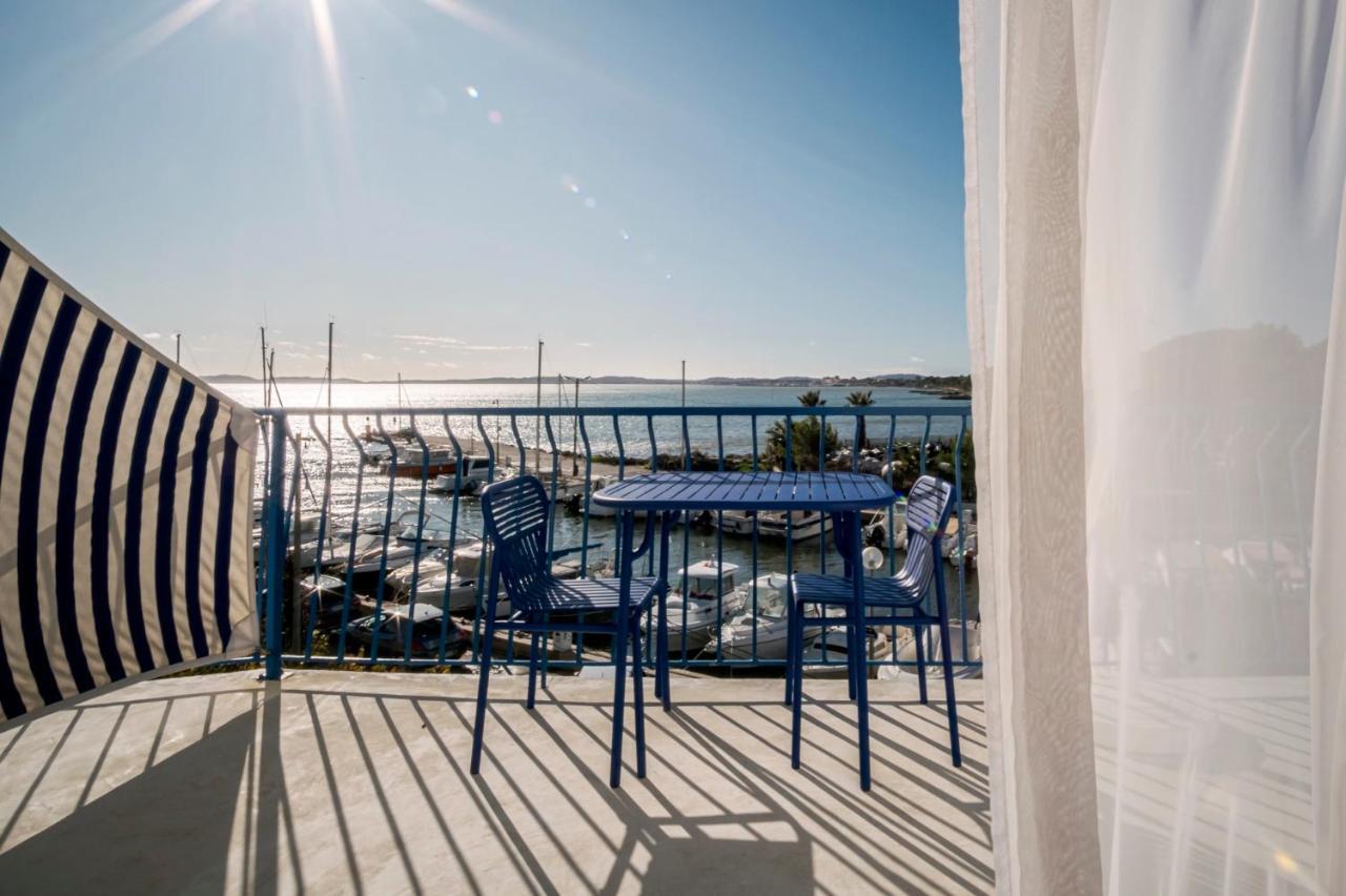 Hotel La Reine Jane Hyères Екстериор снимка